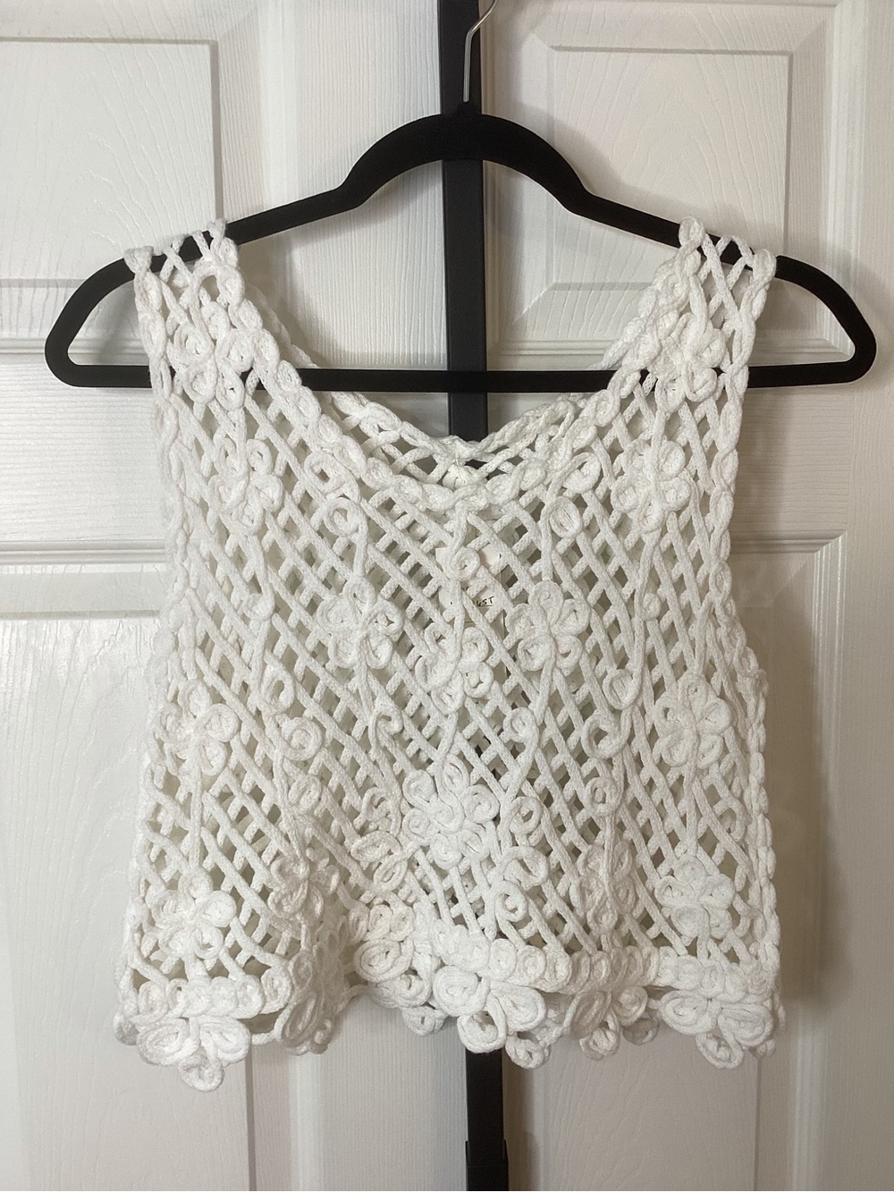 Emory Park White Crochet Floral Lace Tank